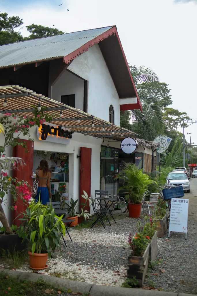 14 best things to do in Puerto Viejo: the ultimate guide (+map) 27 Shops in Puerto Viejo town 4