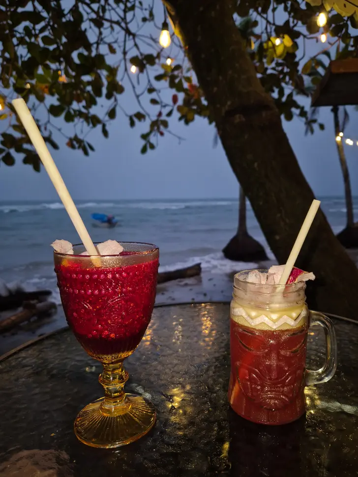 O que fazer em Puerto Viejo: 14 coisas imperdíveis (+mapa) 19 Beber cocktail no Puerto Pirata Tiki Bar