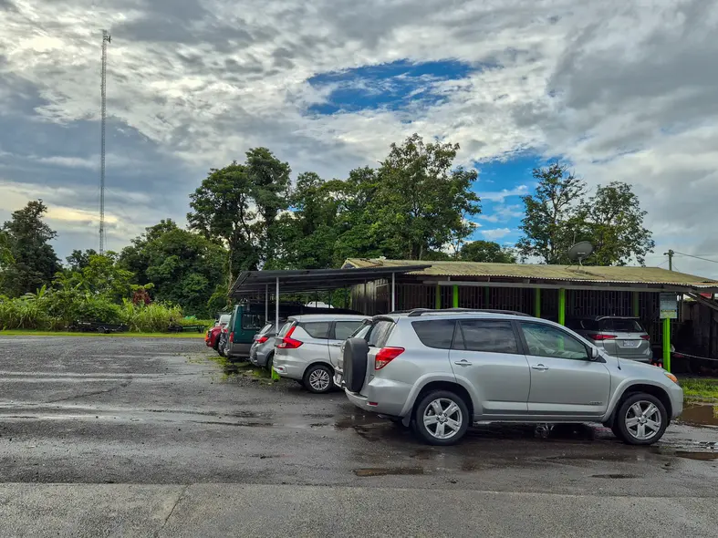 Como chegar a Tortuguero: o que precisam saber 6 Estacionamento em La Pavona