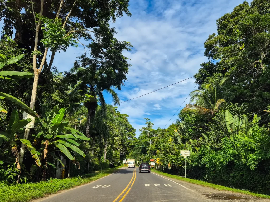 Dicas para alugar carro na Costa Rica: o que gostava de ter sabido 9 Estrada na Costa Rica