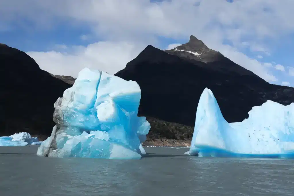Walking on a glacier in Patagonia: my honest Perito Moreno mini trekking review 15 Boat ride to the Perito Moreno glacier