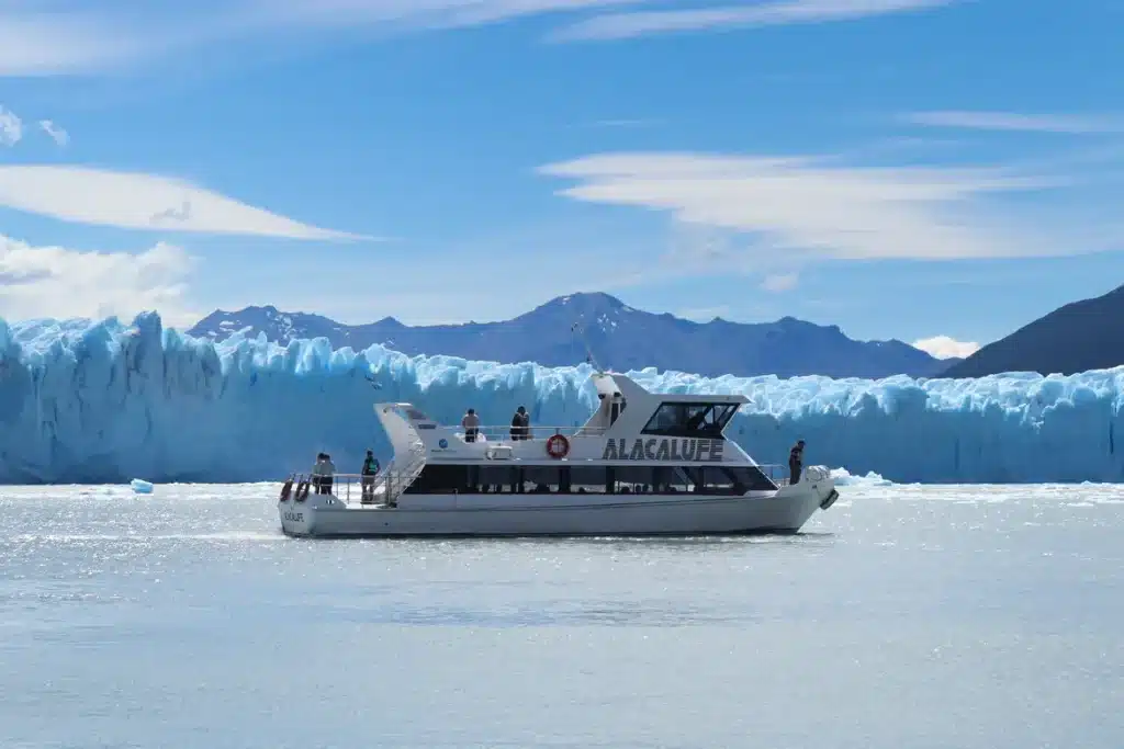 Walking on a glacier in Patagonia: my honest Perito Moreno mini trekking review 36 Boat ride to the Perito Moreno glacier 4