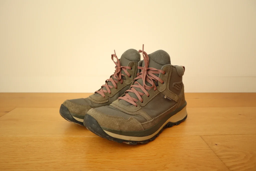 O que levar para a Patagónia no verão: guia essencial para quem não vai acampar 16 O que levar para a Patagónia Botas de caminhada