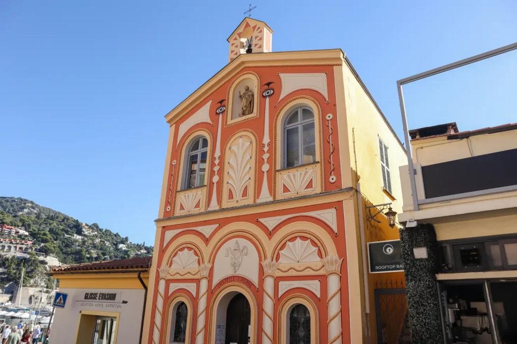 O que fazer em Villefranche-sur-Mer: 8 coisas incríveis 19 Chapelle Saint-Pierre em Villefranche-sur-mer