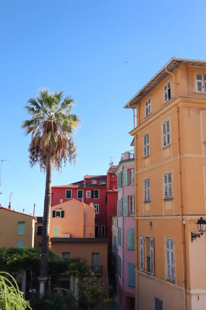 O que fazer em Menton: 9 locais imperdíveis na cidade mais colorida de França (+mapa) 9 Rua em Menton