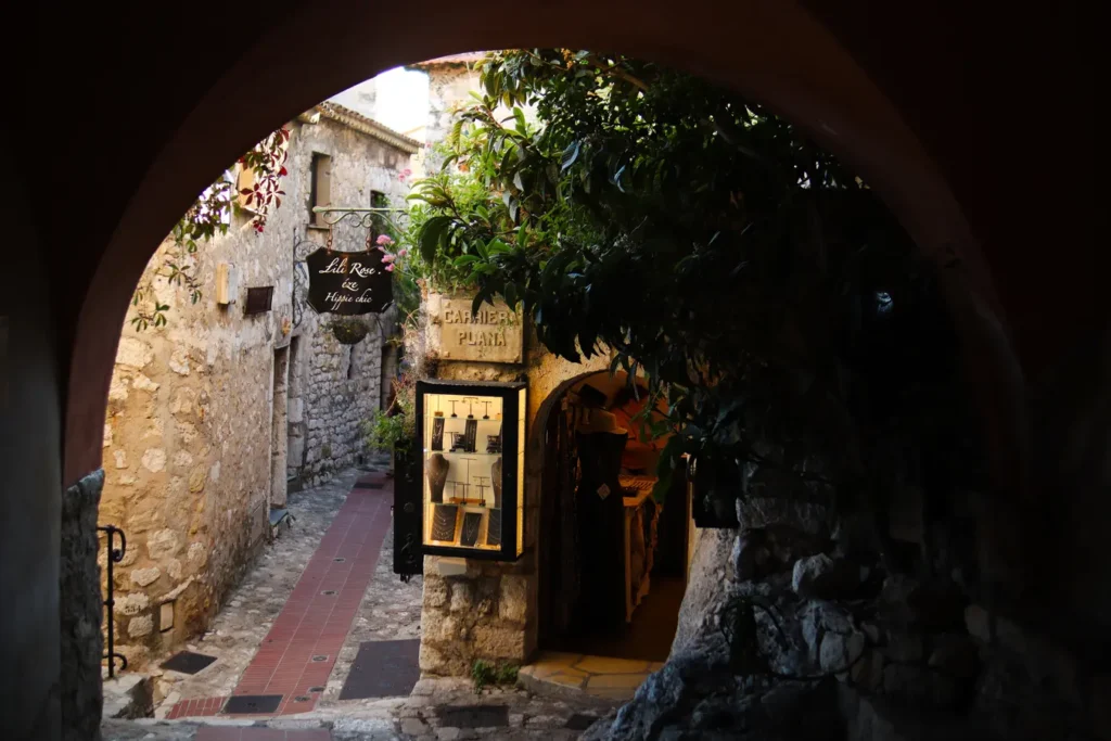 O que fazer em Èze: 7 coisas para um dia perfeito a partir de Nice 6 Ruas de Eze
