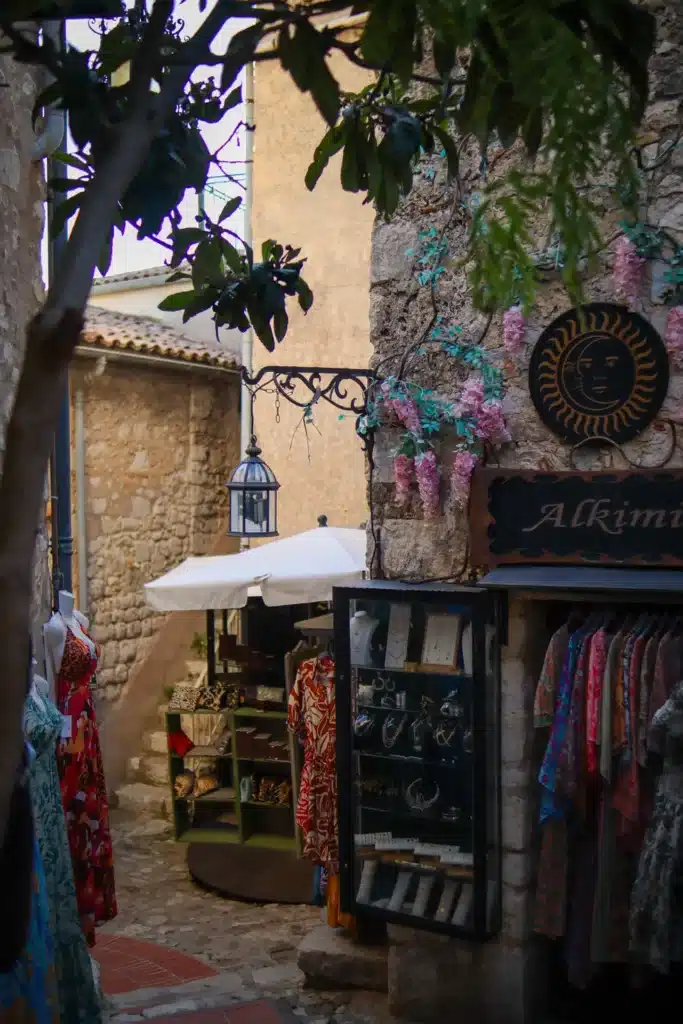 7 things to do in Èze: the ultimate guide for a perfect day trip from Nice 12 Streets of Eze 9