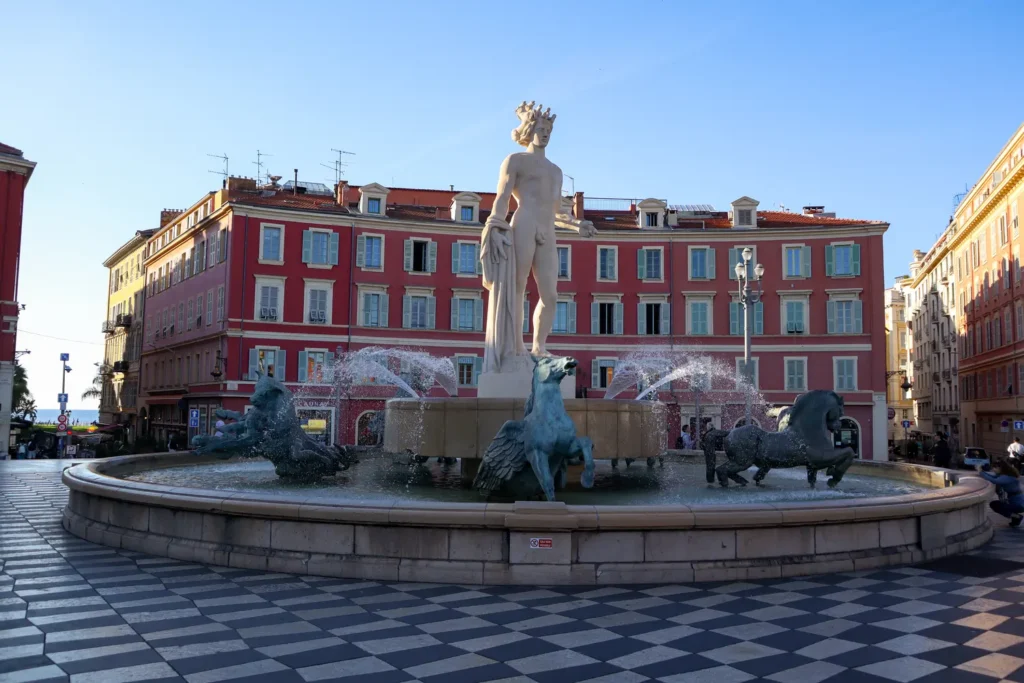 How to plan the perfect Nice itinerary for 2 days (+map) 32 How to spend 2 days in Nice Fontaine du Soleil