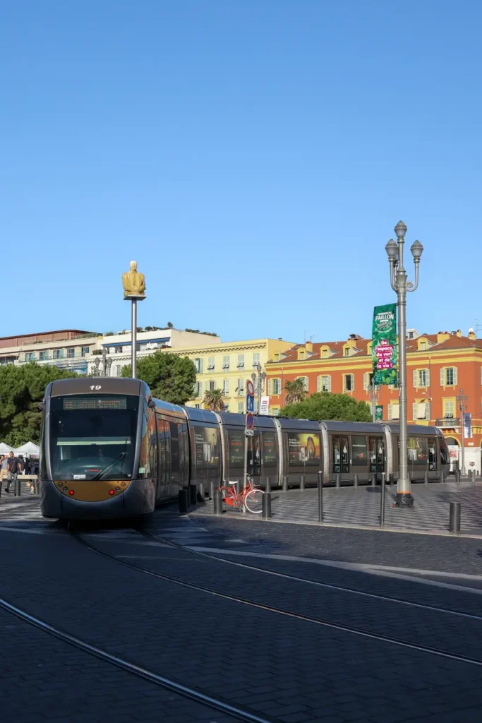 Roteiro de Nice: o que visitar em 2 dias (+ mapa) 6 Tram em Nice
