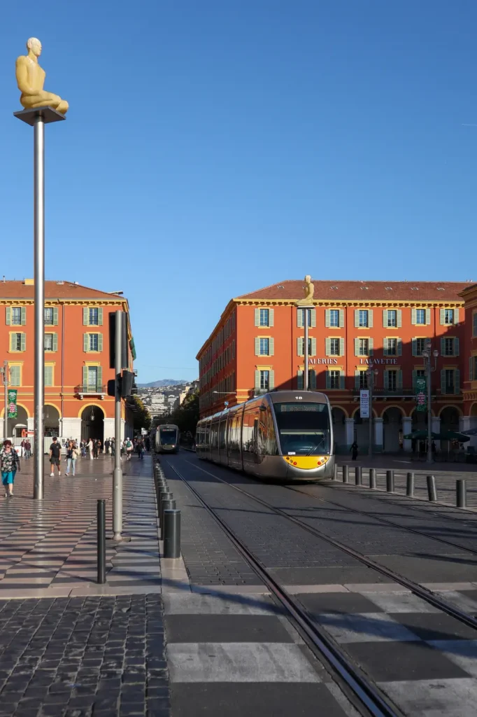 How to plan the perfect Nice itinerary for 2 days (+map) 7 Tram in Nice 2