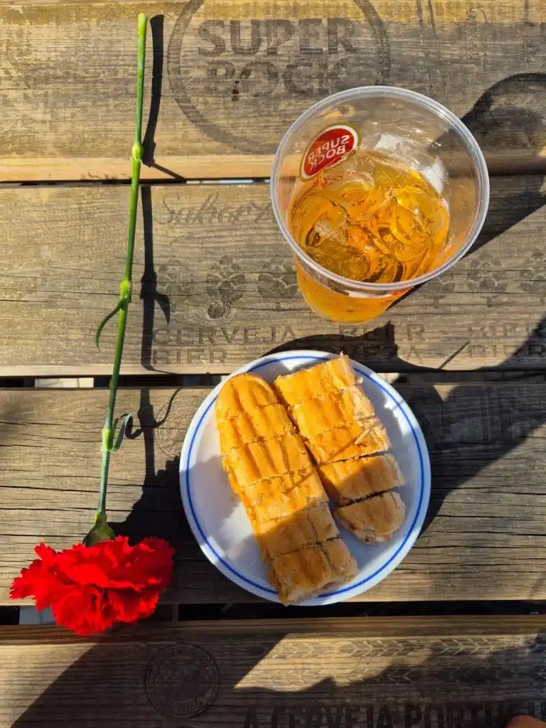 +25 best places for a drink with a view in Porto (a local's guide) 2 Best places to have drinks with a view in Porto Guindalense