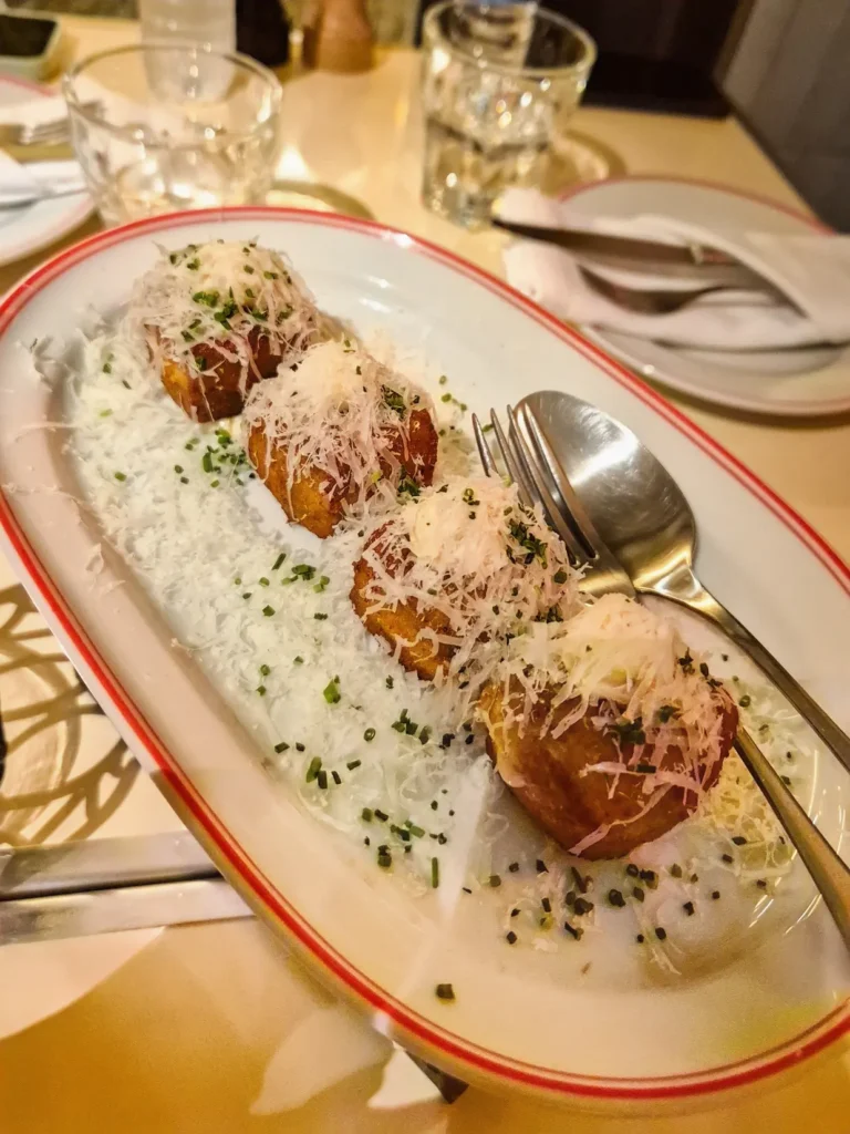 The best restaurants in Porto by a local: my favorite spots for every mood 38 Best restaurants in Porto Trala